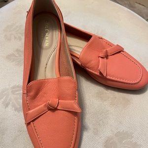 NWT Cole Haan - caddy bow salmon color loafer size 7 1/2